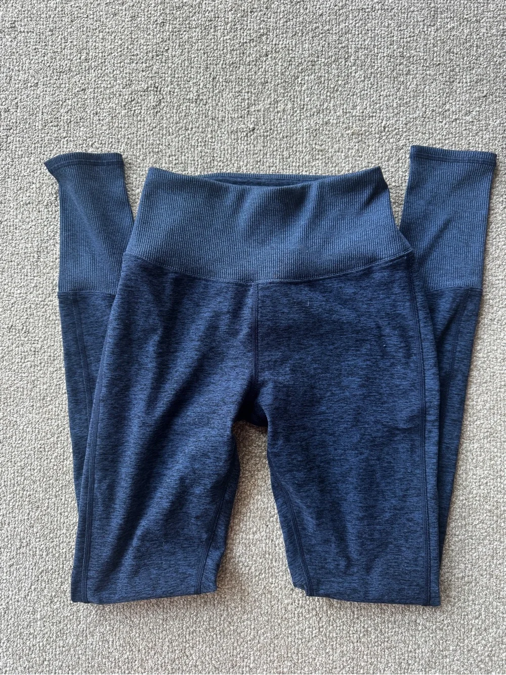 ALO Yoga soft navy
